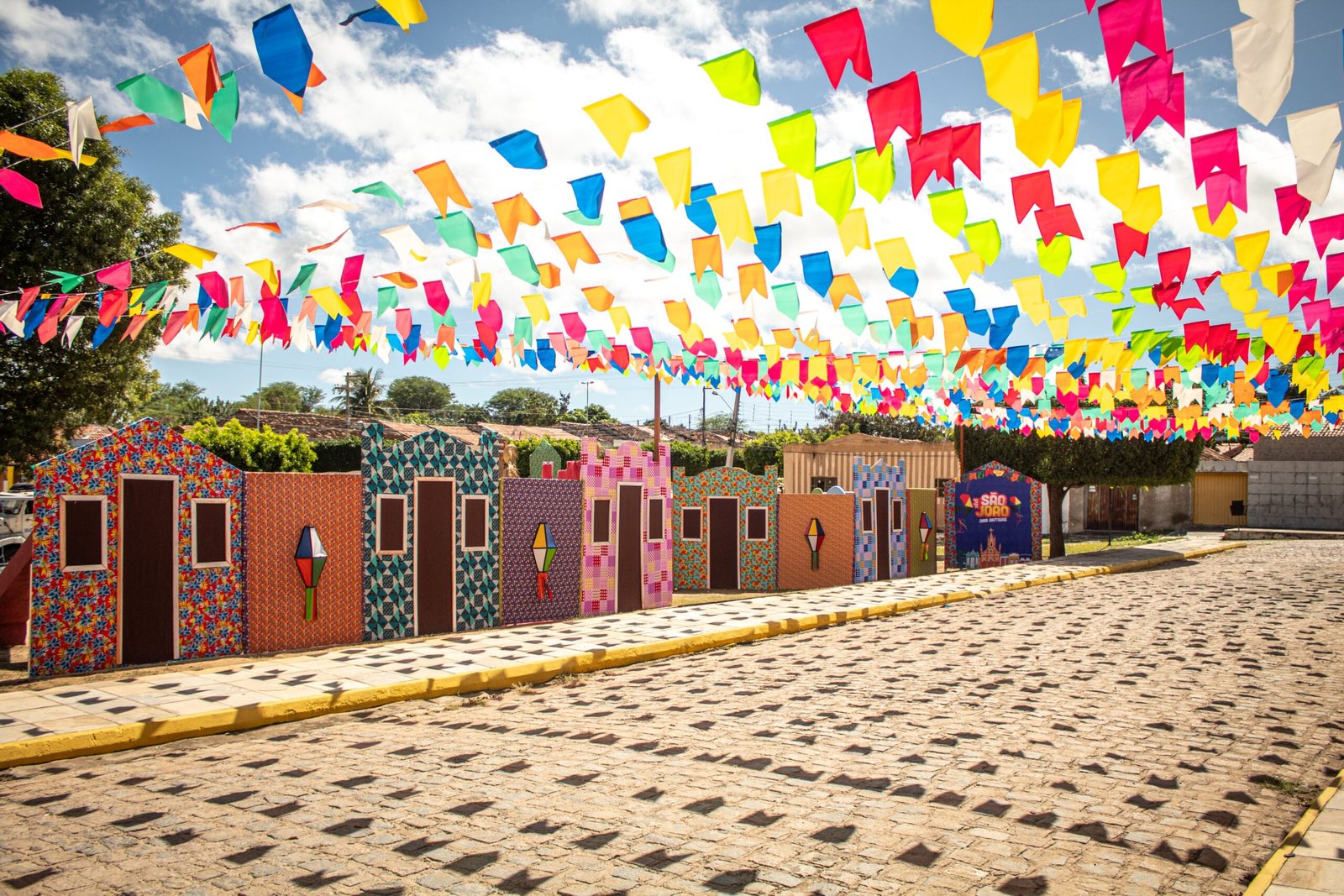 Moradores de Sítio dos Nunes promovem festa do padroeiro São João com atrações musicais, quadrilhas e brincadeiras populares